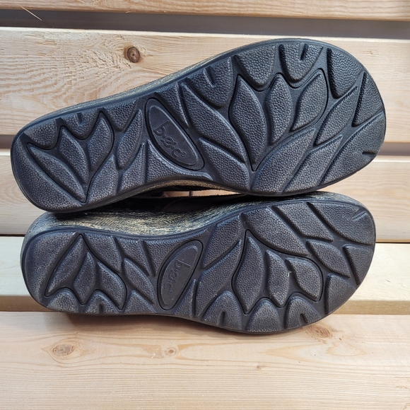 B.O.C brown ankle boots women size 7M - Picture 9 of 10